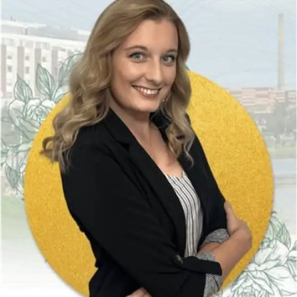 Fanny Thibault - Real Estate Broker