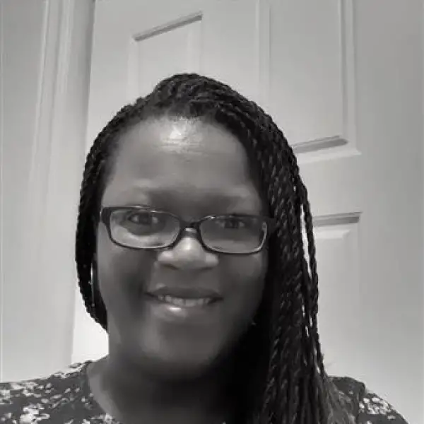 Real Estate Broker - Leandra Mfuna-Endam