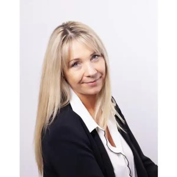 Helena Arenzon - Real Estate Broker