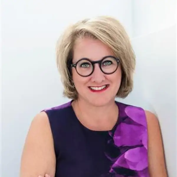 Real Estate Broker - Renée Larivière