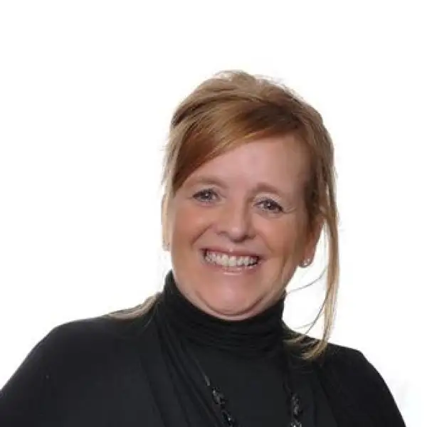 Céline André - Real Estate Broker