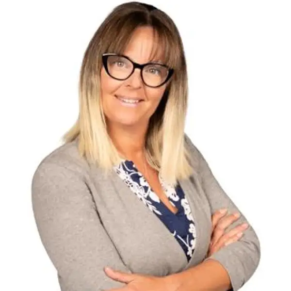 Real Estate Broker - Chantal Carroll