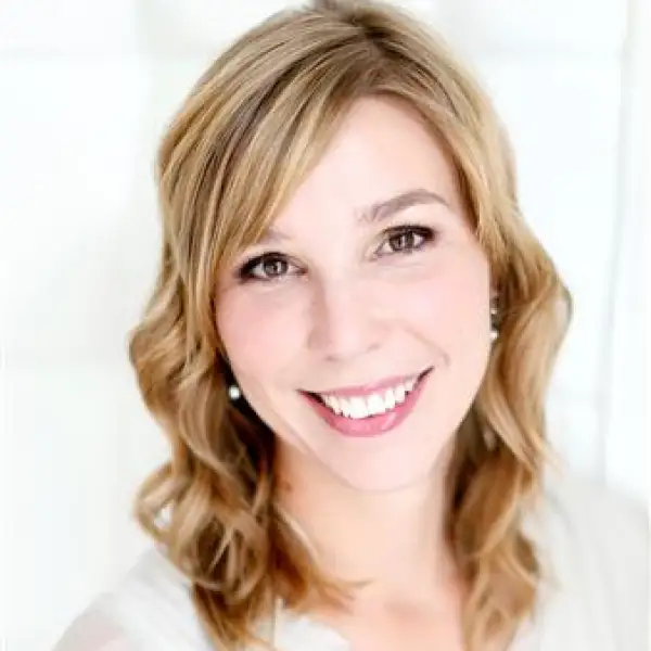 Véronique Thibault - Real Estate Broker
