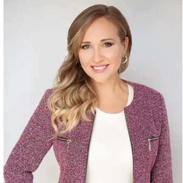 Real Estate Broker - Elena Salikova