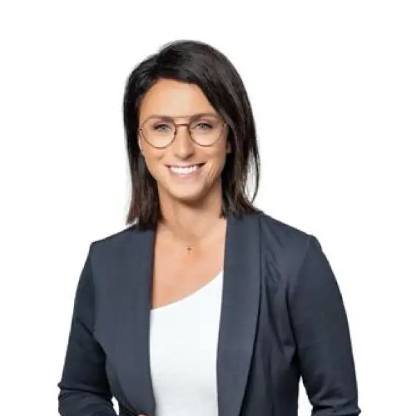MÉLISSA POIRIER - REAL ESTATE BROKER