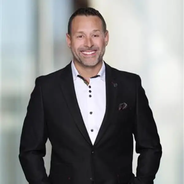 Real Estate Broker - Jean-Philippe Courtemanche