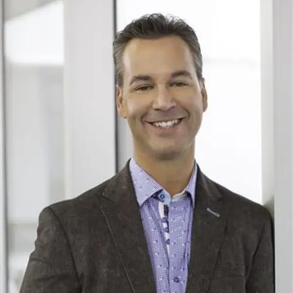 Real Estate Broker - Stéphane Bernard