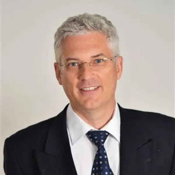 Real Estate Broker - Philippe Auer