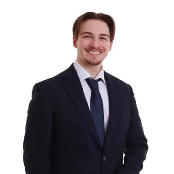 Real Estate Broker - Logan Rodger